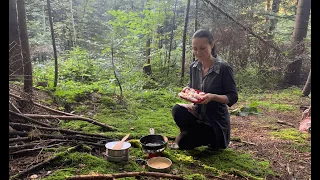 She cooks in the forest. Part 1. RUSSULA / ASMR