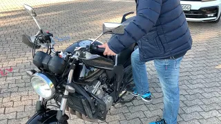 Motorrad aufbocken - Technik statt Kraft