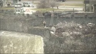 Man pulled from brink of Niagara Falls