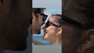 Özge Gürel ve Serkan Çayoğlu sahilde!