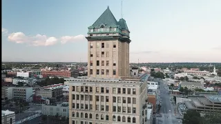 Exploring an Abandoned Skyscraper from 1904 (21 Stories of Decay)