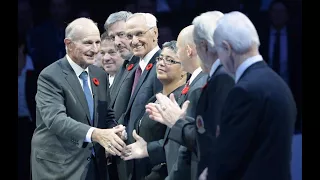 Maple Leafs honour Hockey Hall of Fame inductees before tilt against Bruins