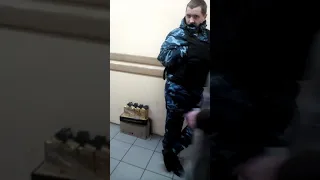 Полиция покревает часную охрану