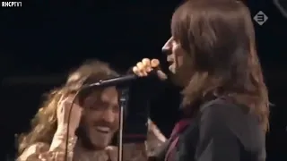 Anthony Kiedis Praises His Bandmates! Beautiful Moment!