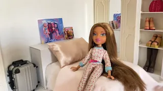 Bratz - Life in Stilesville Ep1 : Someone's back in town. ( Bratz Doll Series )