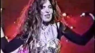 GLORIA TREVI, UN DIA MAS DE VIDA