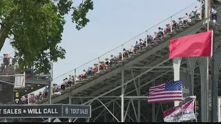 Nearly sold-out crowd attends Indianapolis 500