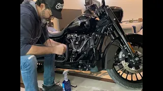 ARLEN NESS Monster Sucker install on Harley-Davidson RoadKing Special 2018 M8.