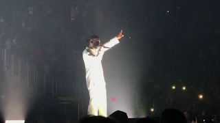 Kendrick Lamar has entire arena rap Humble for him