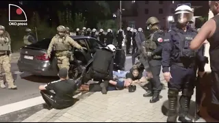 Zamieszki w Lubinie. Leciały kamienie i butelki z benzyną w stronę komisariatu. Policja łamała prawo