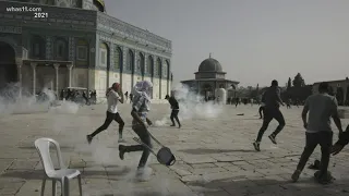 Violent clash breaks out at sacred site in Israel