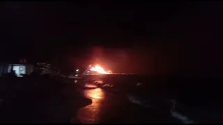 El fuego arrasó con 6 cabañas turísticas en Playa Blanca Barú