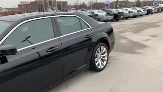 2019 Chrysler 300 Touring (KH693684)