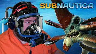 I am TERRIFIED of the OCEAN I Subnautica Episode 1