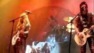 Orianthi Panagaris and Tommy Henriksen at Alice Cooper's Halloween Night of Fear (London 2012)