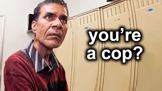 When Cops Surprise Scammers In The Act