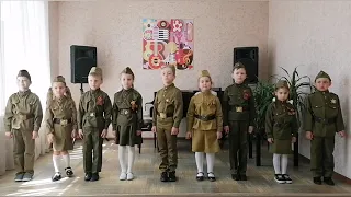 Вокальный ансамбль «Смайлики» Мир без войны» Е. Обухова