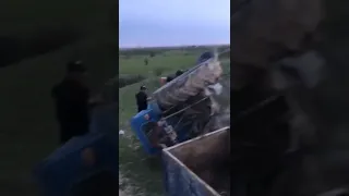 🚜Перевернули трактор🚜