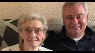 Eamonn Holmes says his mum is 'still lost' 30 years on from dad's tragic death