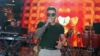 Tierry canta "O Sol" no Altas Horas