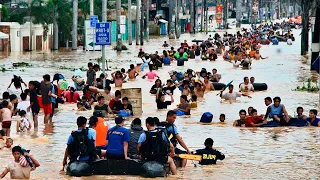 Evacuation! Unstoppable streams of water demolish houses! Flood in Pekalongan, Java, Indonesia