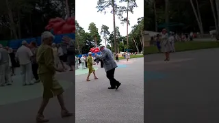 Старичок на Дискотеке г.Гродно Пышки июль 2019г