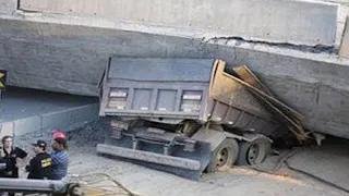 10 Amazing Dangerous Idiots Dump Trucks Operator Skill - Fastest Heavy Equipment Truck Recovery