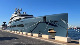 THIS YACHT HAS A FULL SIZE PADEL TENNIS COURT ONBOARD