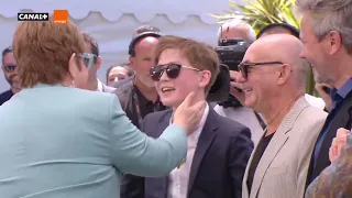 ROCKETMAN || Photocall. Elton John hugs Kit Connor. Cannes 2019