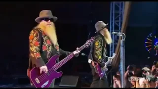 ZZ Top - Waitin' for the Bus / Jesus Just Left Chicago (Live)