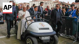 Pope urges the youth in Venice to ditch their cell phones and meet people