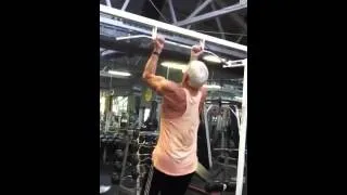 88 year old man doing pull ups!!