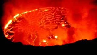 Nyiragongo volcano in Congo, the World greatest lava lake !
