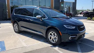 2022 Chrysler Pacifica Overland Park, Lenexa, Shawnee Mission, Olathe KS, Kansas City, MO C22156