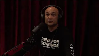 BJ PENN talks about HAWAII POLITICIANS, POLITICAL ENTREPRENEURS and TOWING-THE-LINE JOE ROGAN JRE