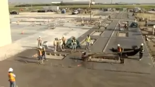 Construction Accident - Concrete motor trowel gone wild at a construction site.flv