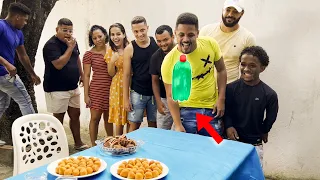 Jogo da Garrafa: Quem Vai Comer Mais COXINHA? 😂