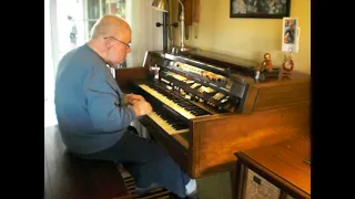 Mike Reed plays "Day Tripper" on his Hammond Organ