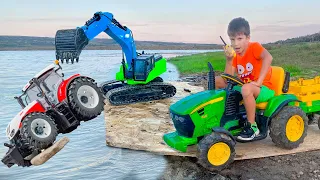 Darius wants to save tractors from mud and learns Traffic Signs | Kidscoco Club