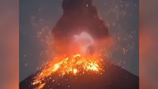 Извержение вулкана  Сангай | Природные катаклизмы в Эквадоре | Пепел в Эквадоре