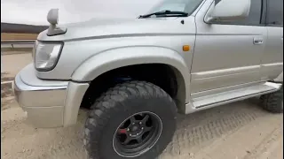 Красавец Hilux Surf 185 с подъемом 2.5 дюйма и нашими верхними рычагами