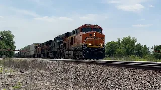 70 mph BNSF Z train flying east ft NS Dash 9!! BNSF Transcon: Emporia sub..5/21/23