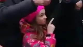 Девочка на митинге в Волоколамске
