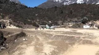 Syangboche Airport 3748m. Landung und Start.