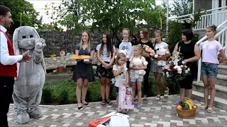 SURPRIZĂ CU REÎNTOARCEREA MAMEI ACASĂ, DE PESTE HOTARE, DE DUPĂ UN AN, LA FETELE EI DRAGI! 29.07.19