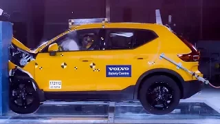 Volvo XC40 - Small overlap crash test