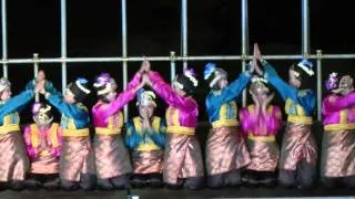 Indonesian traditional dance: Ratoh Jaroe dance from Aceh