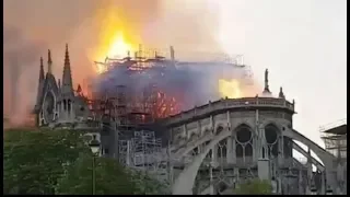 NOTRE DAME ON FIRE ||ACTUAL PHOTO AND FOOTAGE OF WHATS LEFT