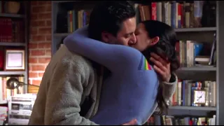 Lorelai and Max 1x17 (2) Can't stop kissing