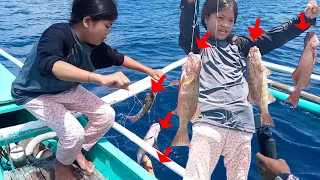 Ibang klase ang batang ito dumiskarte tatlo tatlo ang nahuhuling isda 😱